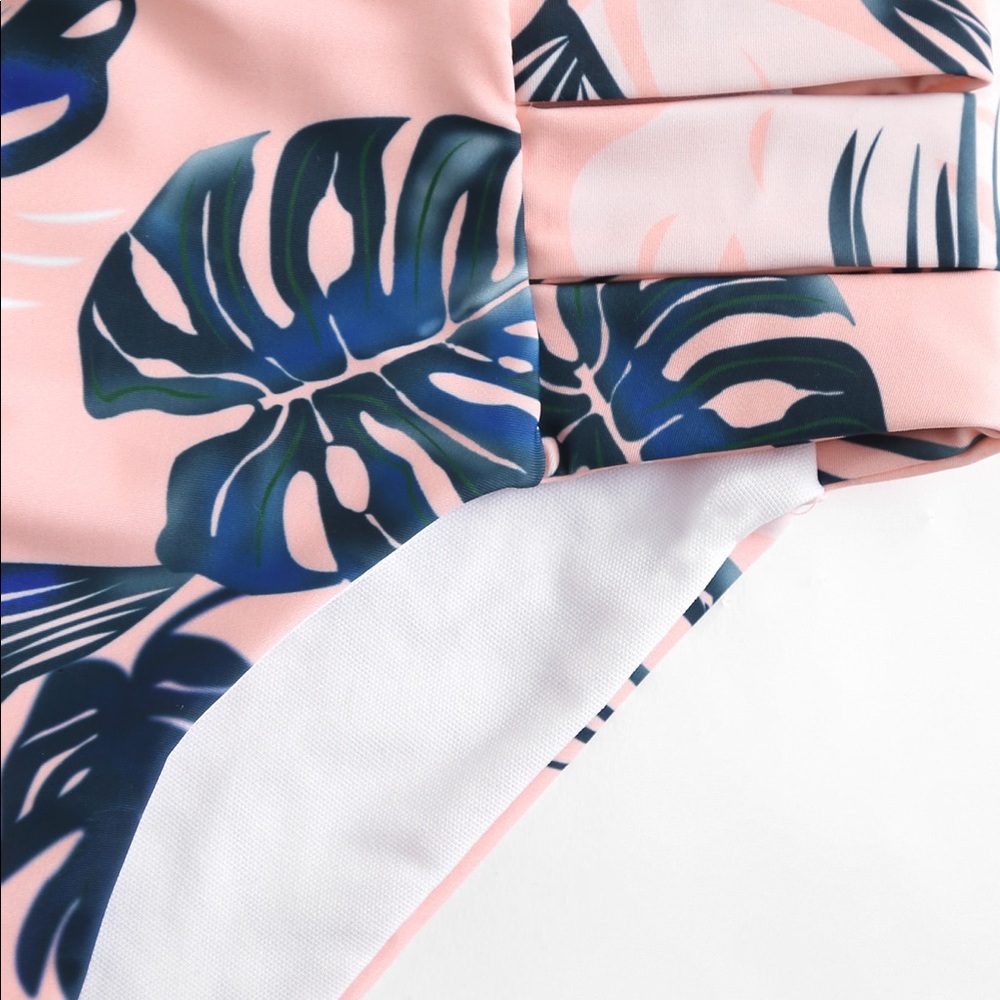 đPink cup top leaves bikini bottom or topđĽ - Picture 4 of 8